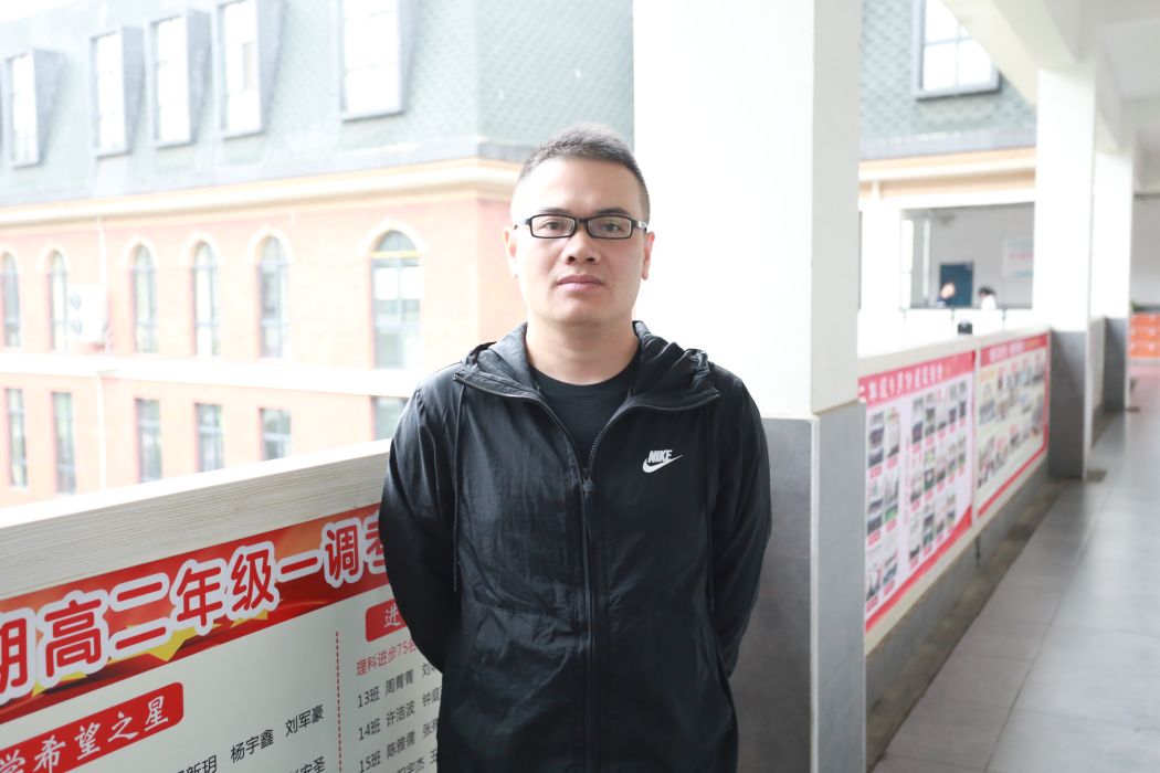 林銘輝(萍鄉實驗中學高中部語文教師) 林銘輝(萍鄉實驗中學高中部語文教師)