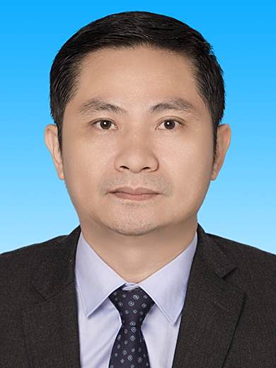 吳群峰(肇慶市封開縣政府黨組成員、副縣長) 吳群峰(肇慶市封開縣政府黨組成員、副縣長)