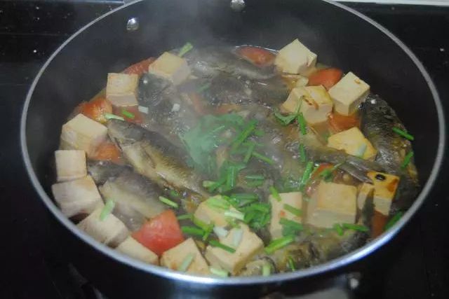 禾花魚豆腐湯
