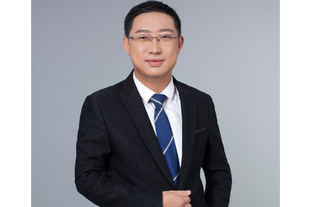 何嘉志 何嘉志