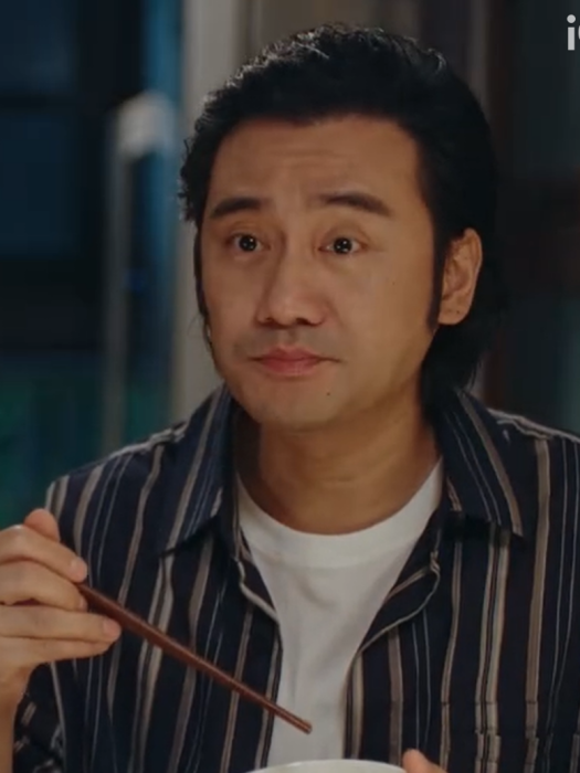 徐兵(青春校園劇《我的卡路里男孩》中的角色) 徐兵(青春校園劇《我的卡路里男孩》中的角色)