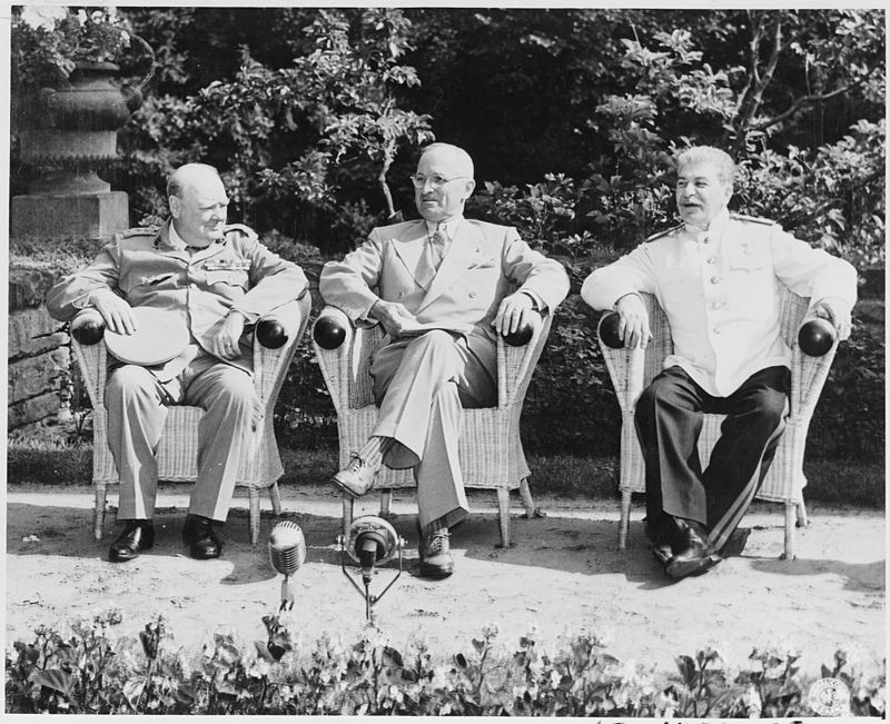 溫斯頓·邱吉爾、哈利·杜魯門以及史達林在波茨坦會議，1945年