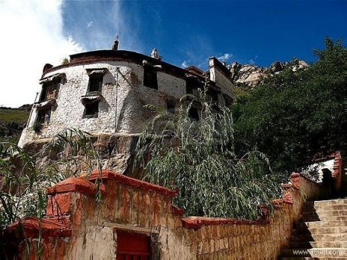帕邦喀，吞彌·桑布扎在這裡創製了藏文。