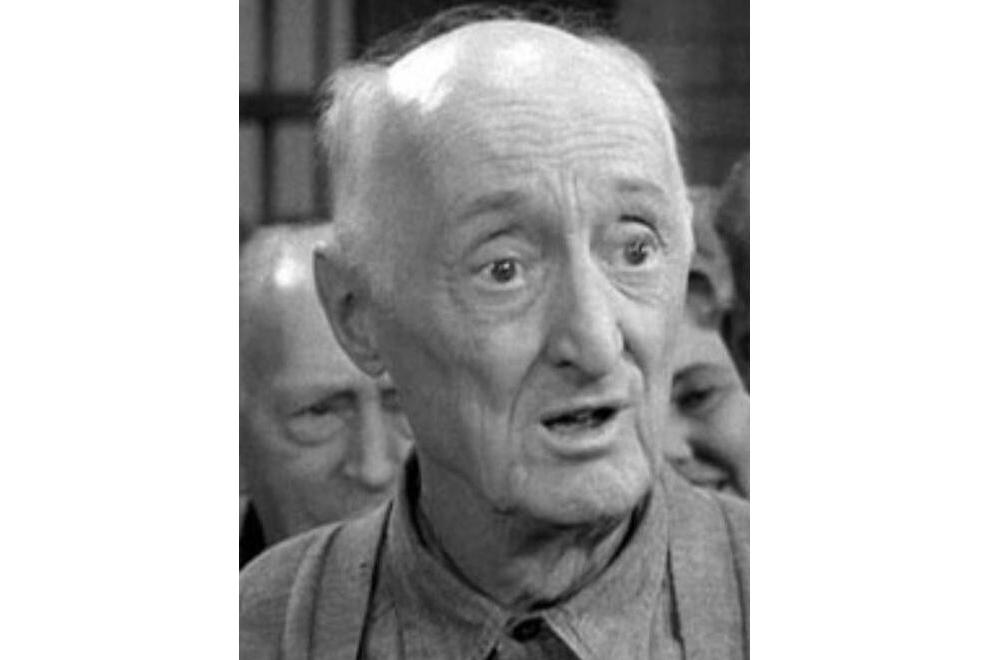 布特·穆斯汀(Burt Mustin) 布特·穆斯汀(Burt Mustin)
