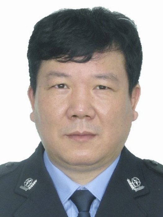 王曙光(雙峰縣公安局人口與出入境管理大隊原教導員、一級警長) 王曙光(雙峰縣公安局人口與出入境管理大隊原教導員、一級警長)