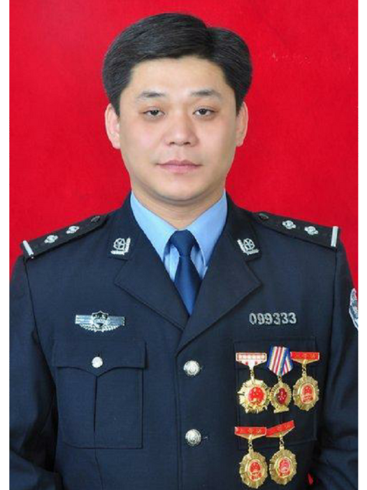 劉亞寧(東省菏澤市鄆城縣退役軍人事務局黨組成員、副局長) 劉亞寧(東省菏澤市鄆城縣退役軍人事務局黨組成員、副局長)