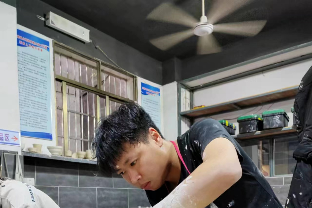 劉金寶(中國傳統手工藝青年大師) 劉金寶(中國傳統手工藝青年大師)
