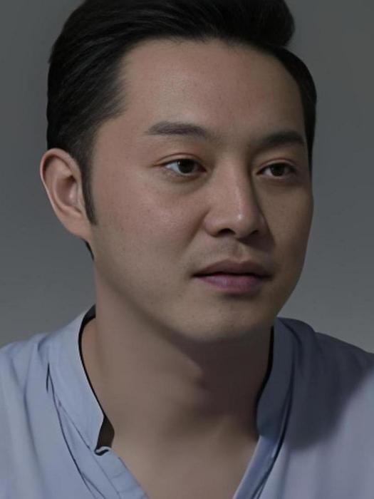梁鴻名 梁鴻名