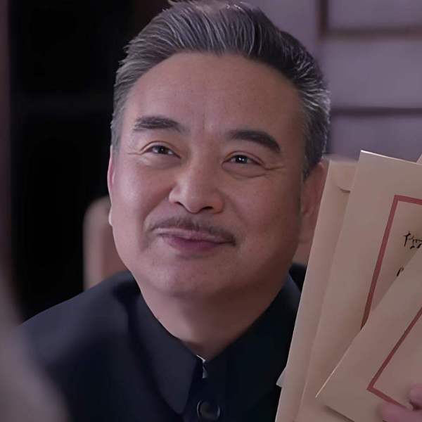 岳躍利