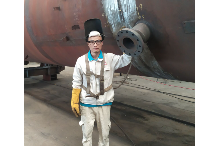 何世才(江蘇新芳科技集團普格機械有限公司焊工) 何世才(江蘇新芳科技集團普格機械有限公司焊工)
