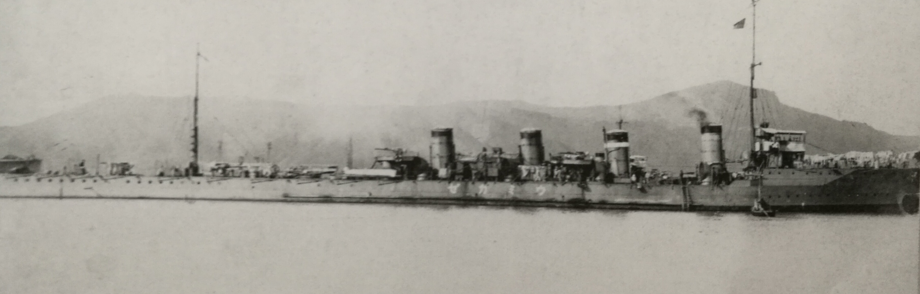 海風，參考了英國海軍部族級，是最早搭載蒸汽輪機的日本驅逐艦
