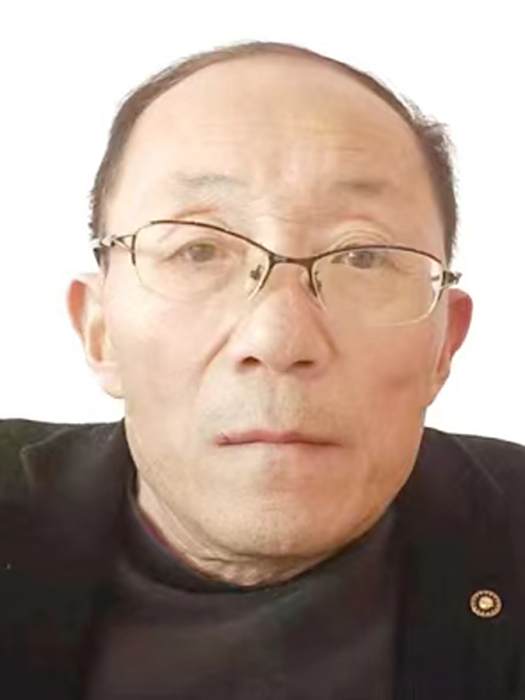 何長文(安徽省書法家協會會員) 何長文(安徽省書法家協會會員)
