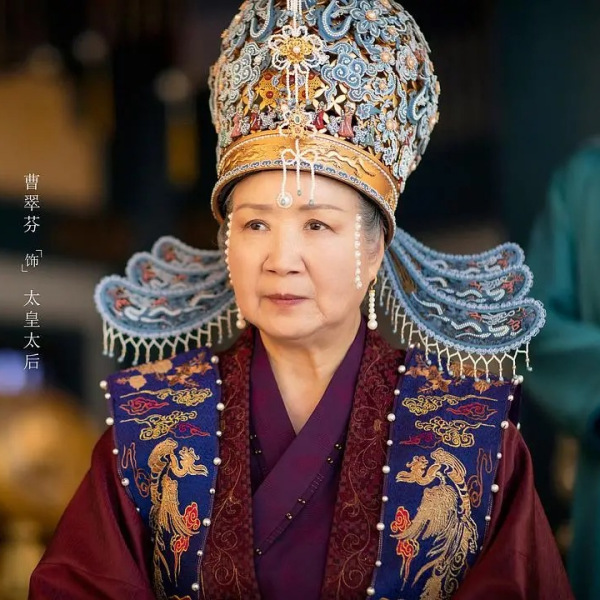 曹翠芬