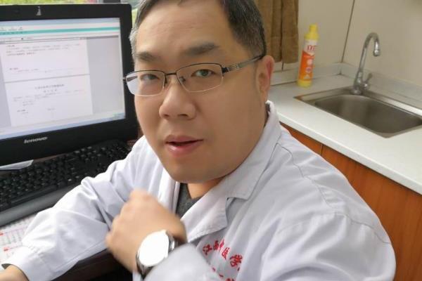 劉濤(江西中醫藥大學附屬醫院主任醫師) 劉濤(江西中醫藥大學附屬醫院主任醫師)