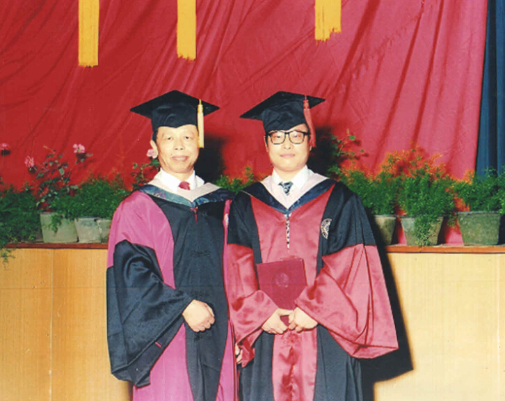 被授予北京大學博士學位