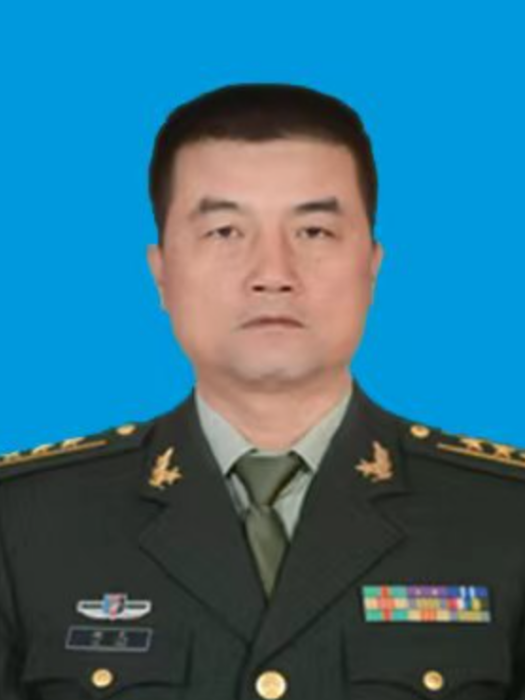 何凡(甘肅省隴南市宕昌縣委常委、人武部上校部長) 何凡(甘肅省隴南市宕昌縣委常委、人武部上校部長)