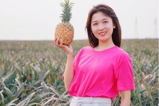 王小穎(徐聞縣廣播電視台新聞主播) 王小穎(徐聞縣廣播電視台新聞主播)