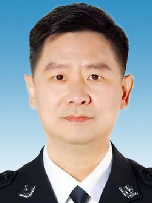 沈越(天津市公安局南開分局黨委副書記、政治委員、第一副督察長) 沈越(天津市公安局南開分局黨委副書記、政治委員、第一副督察長)
