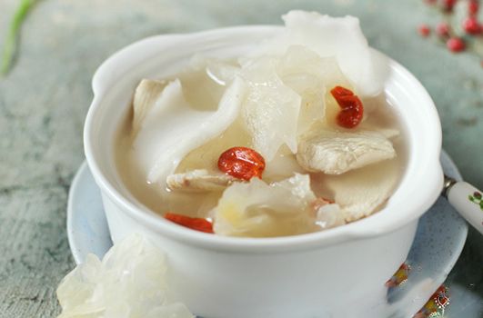 銀耳雞肉湯 銀耳雞肉湯