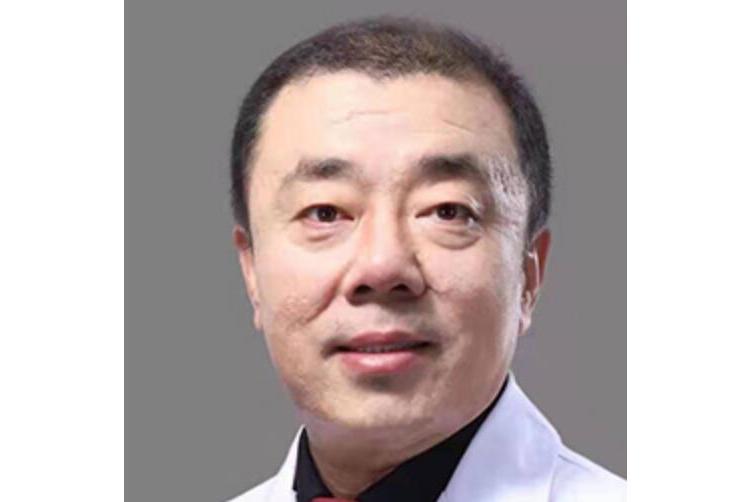 許耀強(首都醫科大學附屬北京安貞醫院小兒心臟中心外科主任醫師) 許耀強(首都醫科大學附屬北京安貞醫院小兒心臟中心外科主任醫師)
