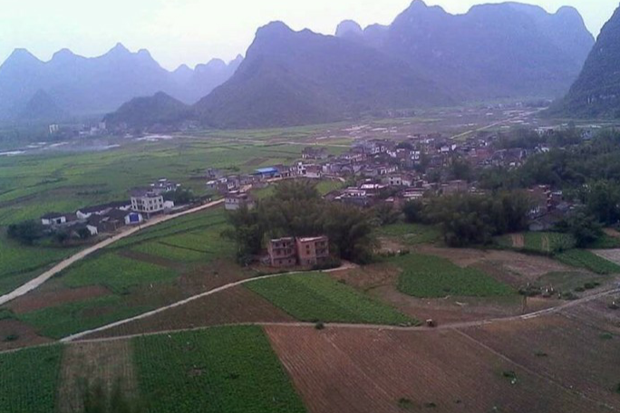 板磨村 板磨村