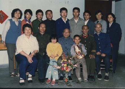 1986年陳養山80壽辰全家合影