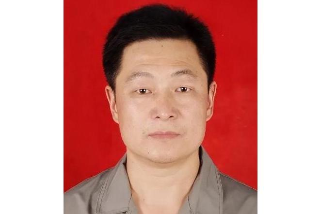 李子傑(利辛縣供電公司馬店供電所所長) 李子傑(利辛縣供電公司馬店供電所所長)