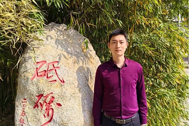 劉啟生(濟寧市第十三中學語文教師) 劉啟生(濟寧市第十三中學語文教師)