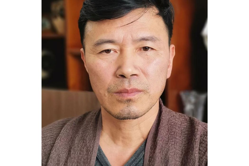 張美根(中國美術家協會會員) 張美根(中國美術家協會會員)