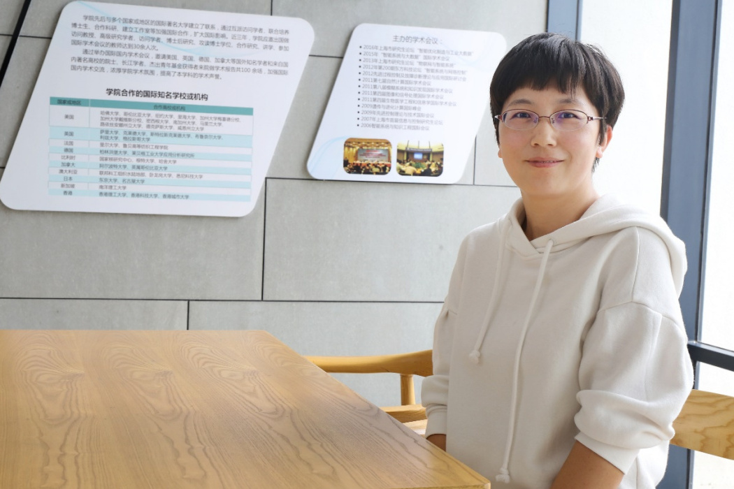 劉肖燕(東華大學信息科學與技術學院信息與控制實驗中心教師) 劉肖燕(東華大學信息科學與技術學院信息與控制實驗中心教師)