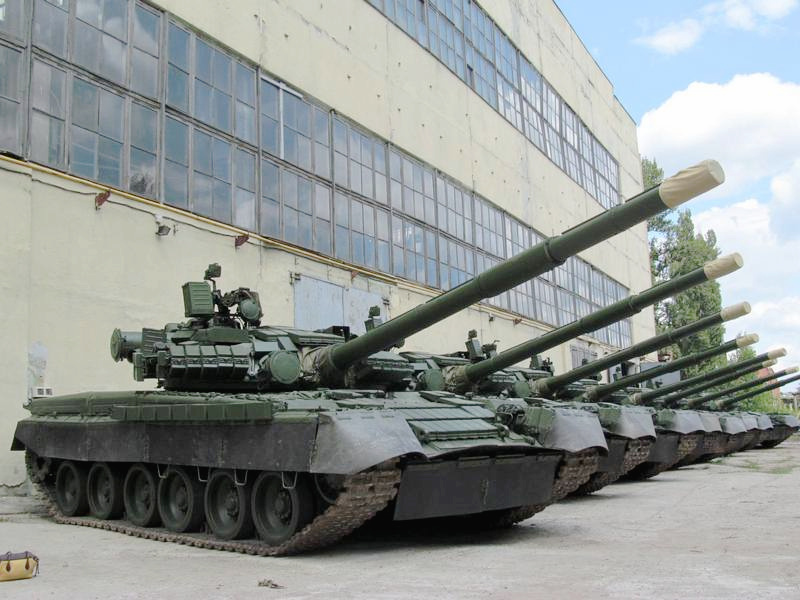 烏克蘭雷馬舍夫工廠修復的一批8輛T-80BV坦克