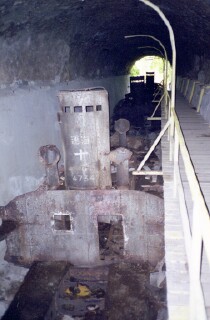 二戰日本隧道內的登入駁船