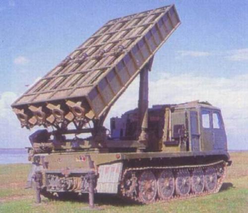 83式273mm履帶式自行火箭炮