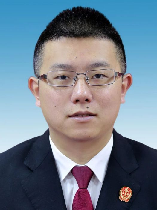 黃磊(泉州市中級人民法院立案庭副庭長、訴訟服務中心負責人) 黃磊(泉州市中級人民法院立案庭副庭長、訴訟服務中心負責人)
