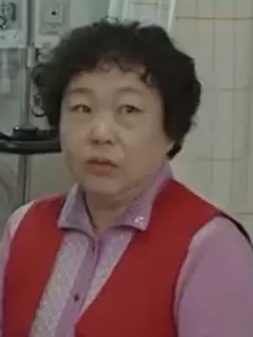 李鐘熙(2018年版愛情喜劇《最完美的離婚》中的角色) 李鐘熙(2018年版愛情喜劇《最完美的離婚》中的角色)