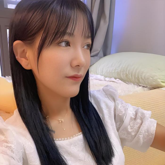 她、 她、