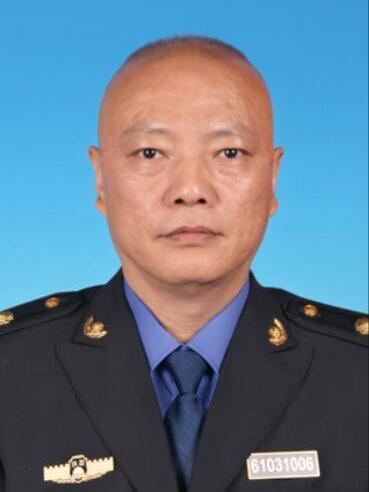 馮軍(碑林區城市管理和綜合執法局黨委副書記) 馮軍(碑林區城市管理和綜合執法局黨委副書記)