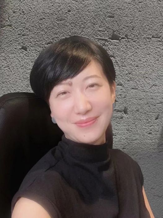 謝璇(中央美院陶瓷藝術研究院研究員) 謝璇(中央美院陶瓷藝術研究院研究員)