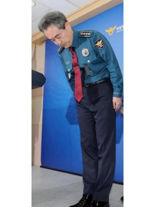 尹熙根(韓國警察廳廳長) 尹熙根(韓國警察廳廳長)