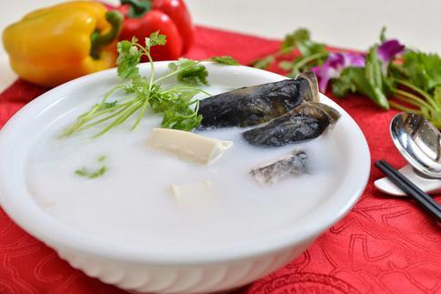 姜蒜鰱魚湯 姜蒜鰱魚湯