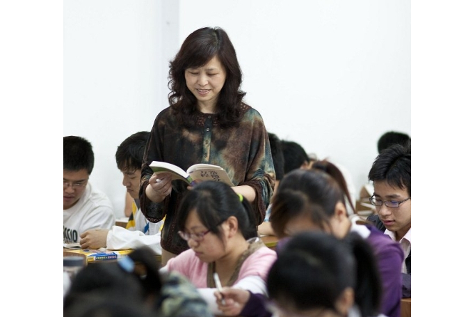 周正新(揚州大學數學科學學院教授) 周正新(揚州大學數學科學學院教授)
