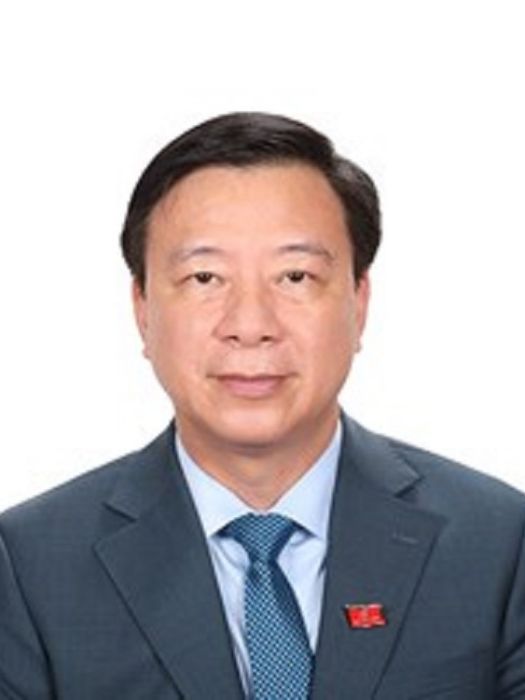范春升 范春升