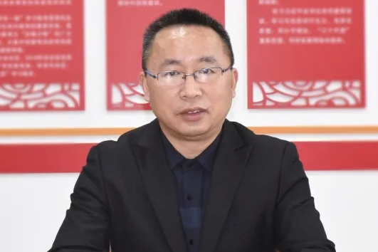 胡俊剛(羅定市培獻中學副校長) 胡俊剛(羅定市培獻中學副校長)