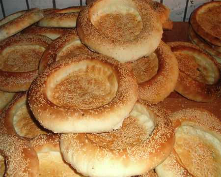饢(新疆傳統食物)