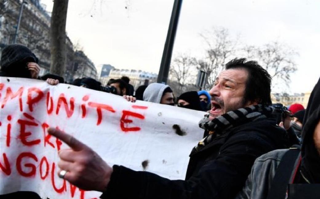 2·18法國反暴力執法遊行