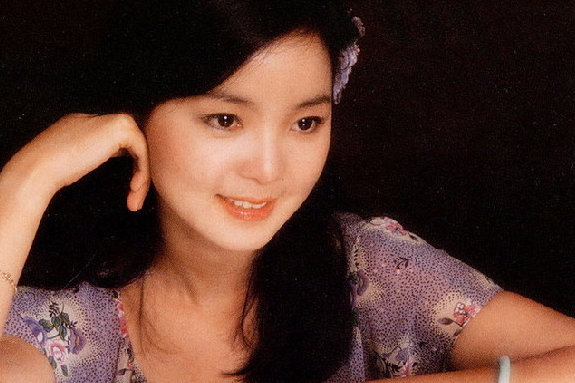 小窗相思(鄧麗君演唱的歌曲) 小窗相思(鄧麗君演唱的歌曲)