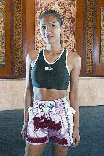 世界著名變性泰籍拳王芭利婭