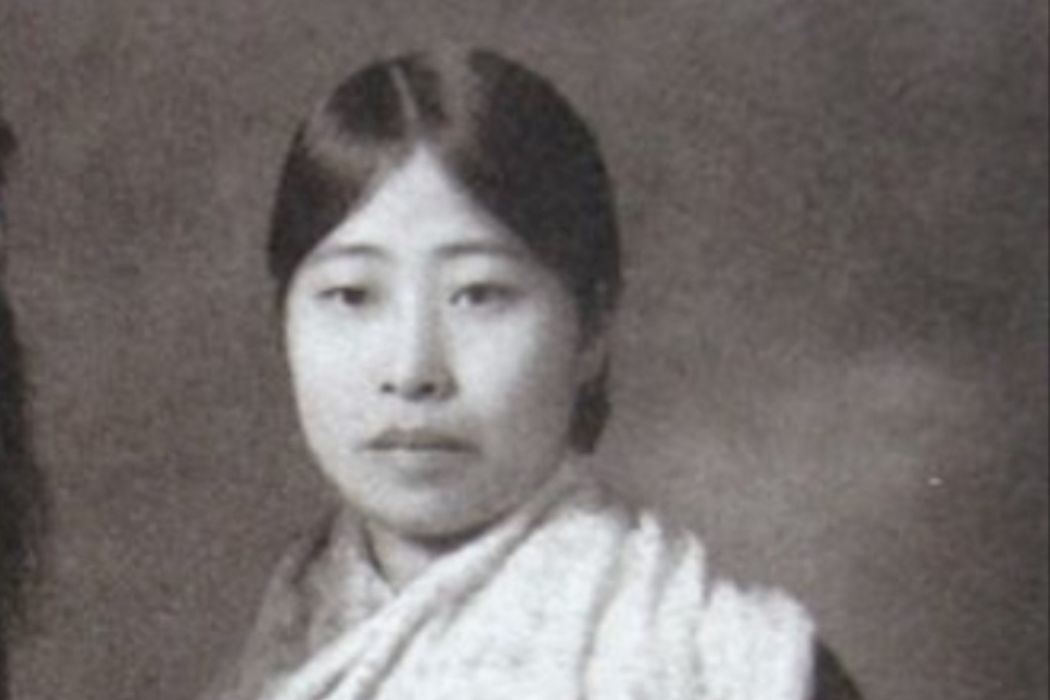 池春紅 池春紅