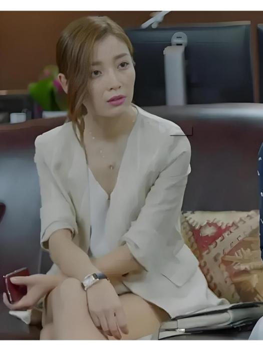 簡丹(都市情感劇《好久不見》中的女配角) 簡丹(都市情感劇《好久不見》中的女配角)