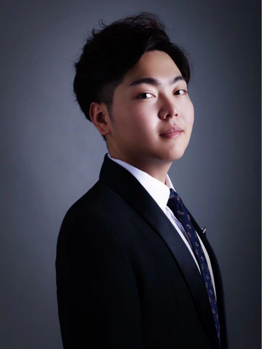 李唯(旅意青年男高音) 李唯(旅意青年男高音)